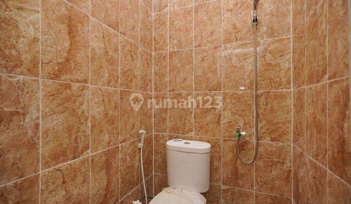 Rumah Siap Huni SHM 15 Menit ke Summarecon Mall Bekasi DP Ringan J-25871 2