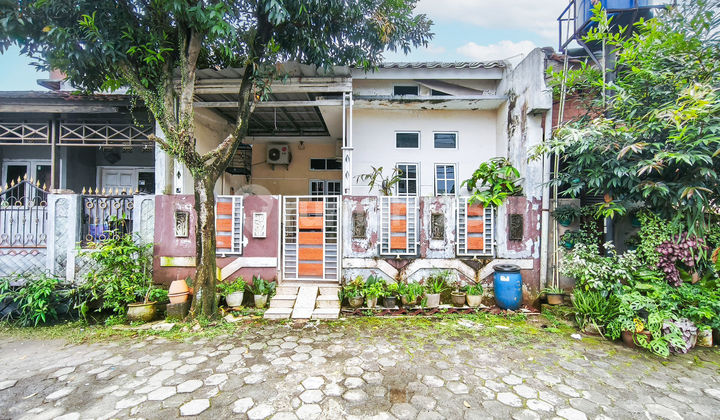 Flood-Free House 4 Minutes to Bojong Gede Station Assisted by KPR J24707 Flood-Free House 4 Minutes to Bojong Gede Station Assisted by KPR J24707