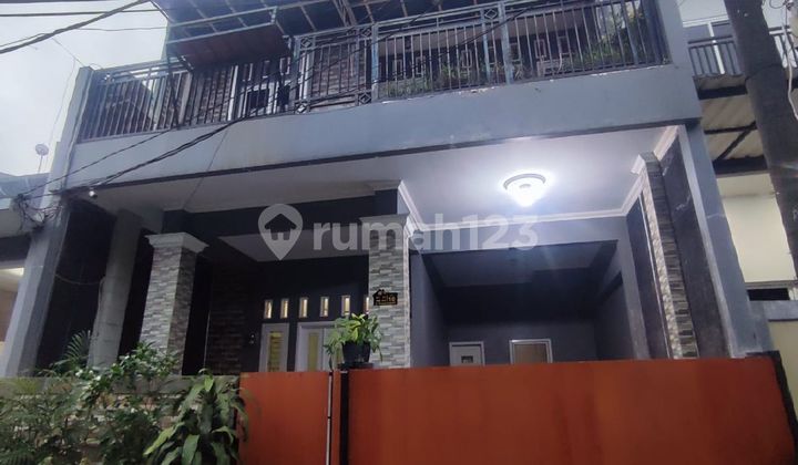 Spacious 2-Story House Ready to Occupied 10 Minutes to Kranji Station Flood-Free J-38508 Spacious 2-Story House Ready to Occupied 10 Minutes to Kranji Station Flood-Free J-38508