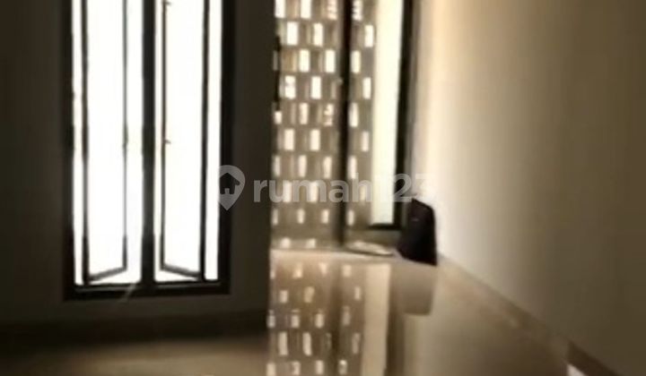 Rumah Minimalis 10 Menit ke Gerbang Tol Kukusan 1 SHM Siap Huni J38350