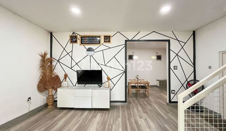 Rumah Cantik Carport Luas 15 Menit ke Cinere Bellevue Mall Dibantu KPR J25010 2