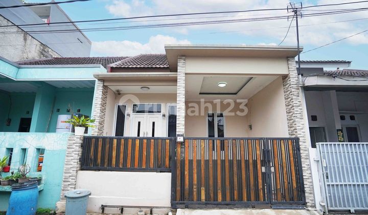 Rumah Strategis 10 Menit ke Mall Ciputra Tangerang Hadap Utara J19862