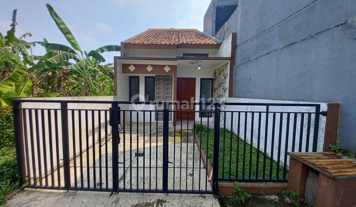 Rumah 7 Menit ke Gerbang Tol Sawangan 4 SHM Hadap Timur J34036 1