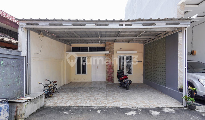 Rumah Hadap Selatan dekat Cibubur Junction Dibantu KPR J-35063 Rumah Hadap Selatan dekat Cibubur Junction Dibantu KPR J-35063