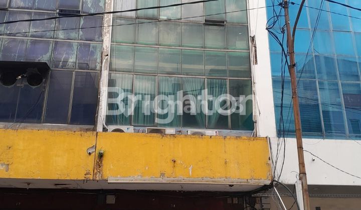 3.5 STORY SHOPHOUSE IN PURI DELTAMAS, BANDENGAN, WEST JAKARTA