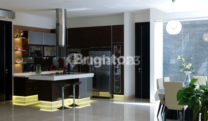 Rumah 3 Lantai Modern Minimalist Permata Buana Jakarta Barat 2