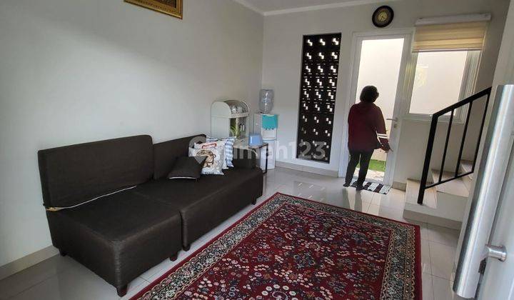 Disewakan Rumah Cantik Furnish 2 Lantai Siap Huni Summarecon 2