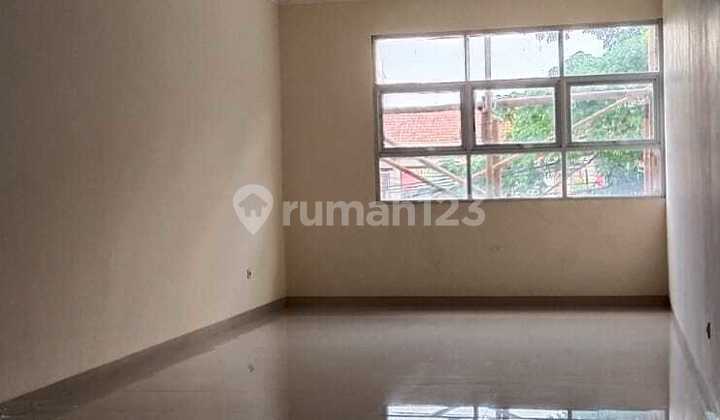 For sale, 3-Story Shophouse on Buahbatu Main Road, Bandung City. 2