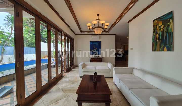 Disewakan Rumah Tropical dan Asri Disewakan Rumah Tropical dan Asri