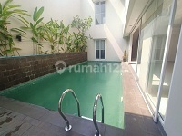 Di Sewakan Rumah Di Kebayoran Baru, 4 Bedroom,, 1 Function Room, Unfurnished, Negotiable