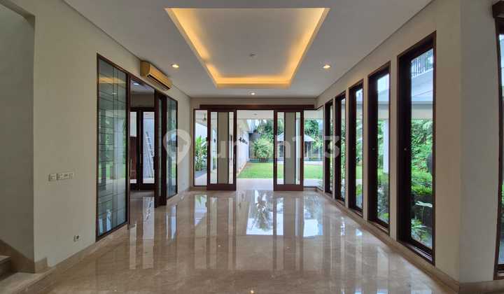 Disewakan Rumah Asri, Bagus, Big Back Yard, di Cipete Area, Dekat French School 2