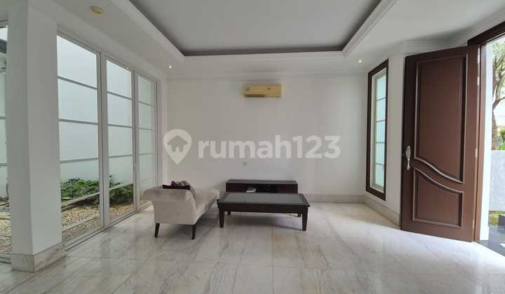 Disewakan Rumah Modern di Jl Bangka