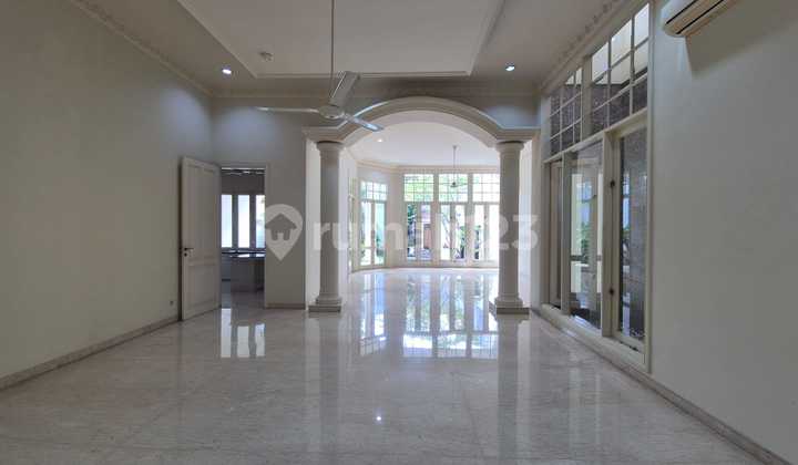 Disewakan Rumah di Kemang Dalam Area Disewakan Rumah di Kemang Dalam Area