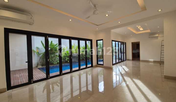 For Rent Beautiful and Minimalist House in Kemang, Negotiable 2