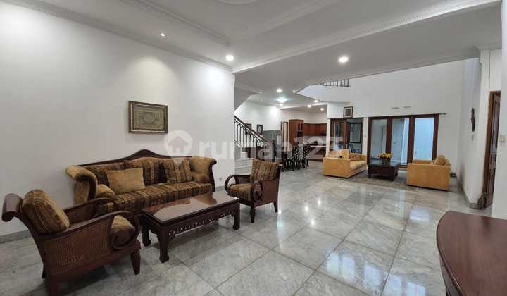 Disewakan Rumah Bagus di Jati Padang Pejaten, Dekat Pejaten Village Mall Disewakan Rumah Bagus di Jati Padang Pejaten, Dekat Pejaten Village Mall