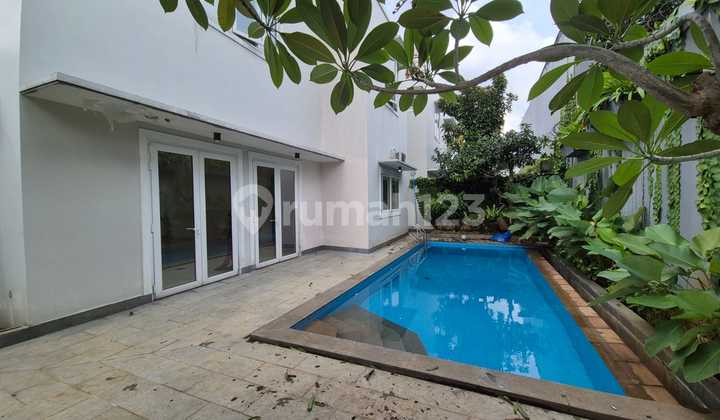 Disewakan Rumah di Pejaten Barat, Minimalia Modern