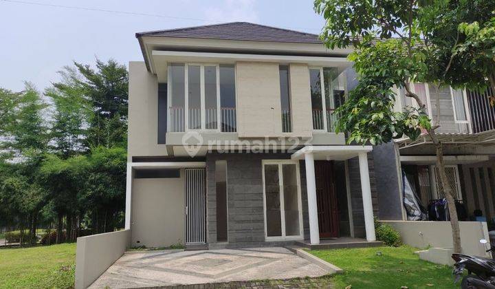 Rumah 2 Lantai Bagus HGB di Greenlake, Surabaya 1