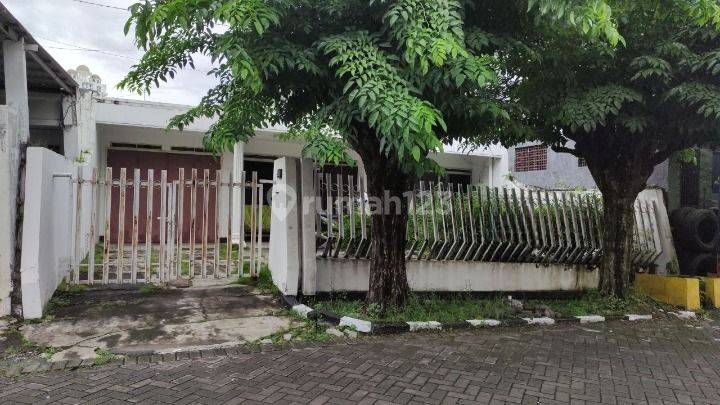 Rumah Bagus SHM di Darmo Permai Selatan, Surabaya 1