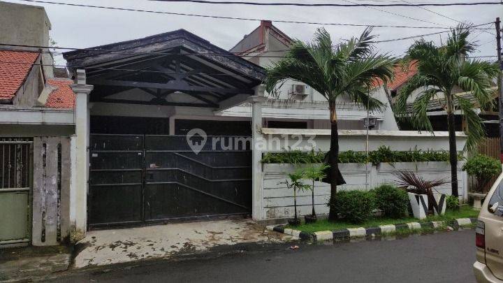 Rumah Bagus SHM di Darmo Permai Timur, Surabaya 1