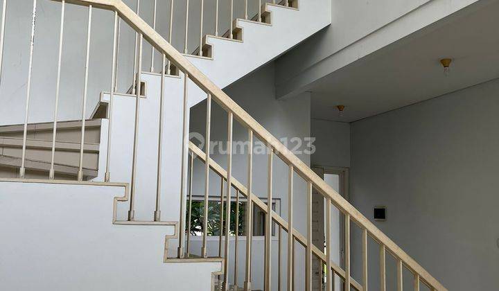 Rumah Disewakan SHM di Royal Residence, Surabaya 7