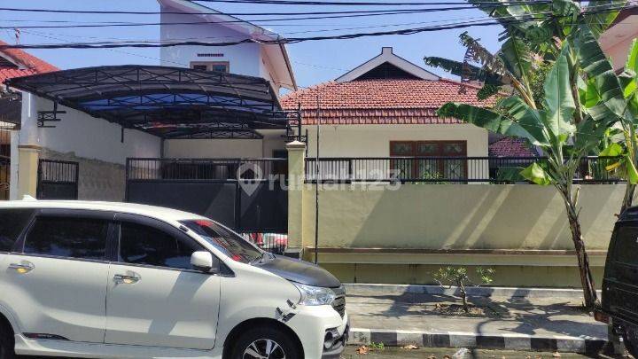 Rumah Bagus SHM di Darmo Baru, Surabaya 2