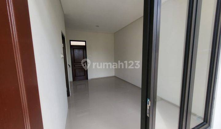 Rumah 2 Lantai Baru SHM di Karangan Jaya, Surabaya 2