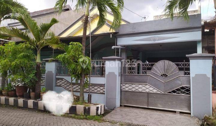 Rumah 2 Lantai Bagus SHM di Griya Kebraon Selatan, Surabaya 1