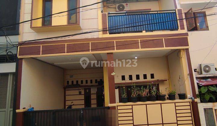 Dijual Rumah Komplek Tugu Permai Bagus Siap Huni 2,5 Lantai 1