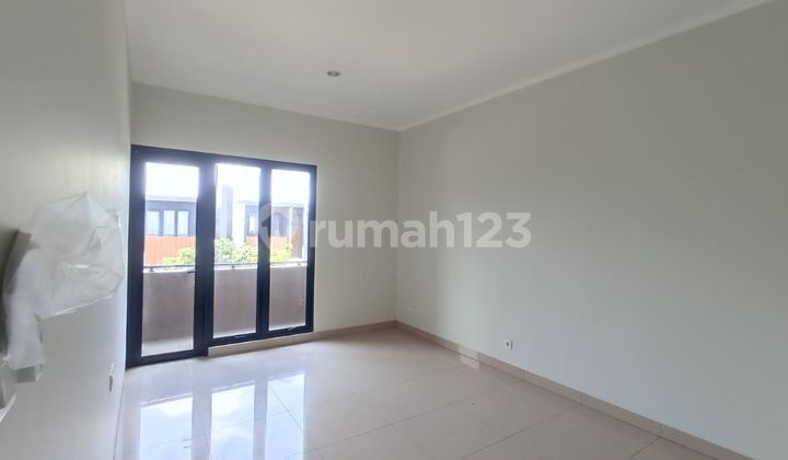 Brand New Summarecon Crown 2lantai 2