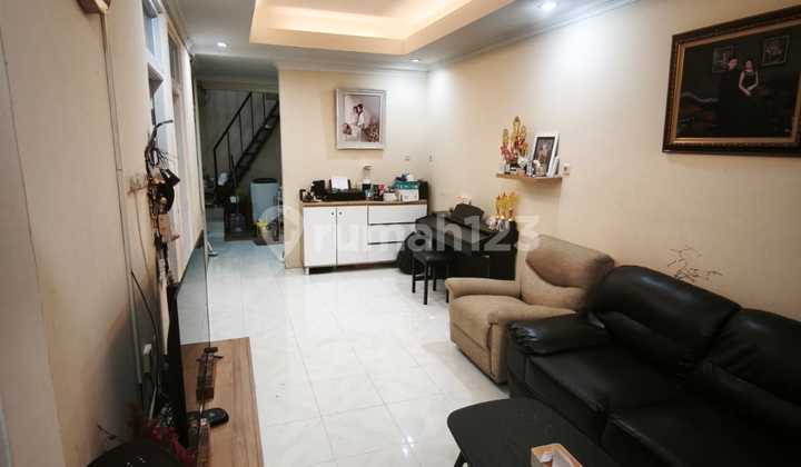 Sell Fast Ready-to-Live House in Kelapa Gading