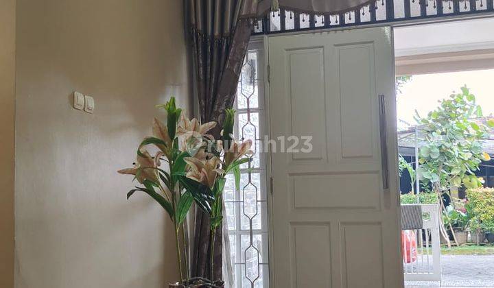 Rumah Terawat Semi Furnished Di Kemang Pratama 1 Bekasi Selatan
"bebas Banjir" 2