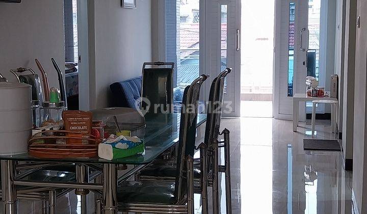 2 Lantai Full ,jalan Depan Lebar, Bisa Usaha Di Taman Holis Indah  1