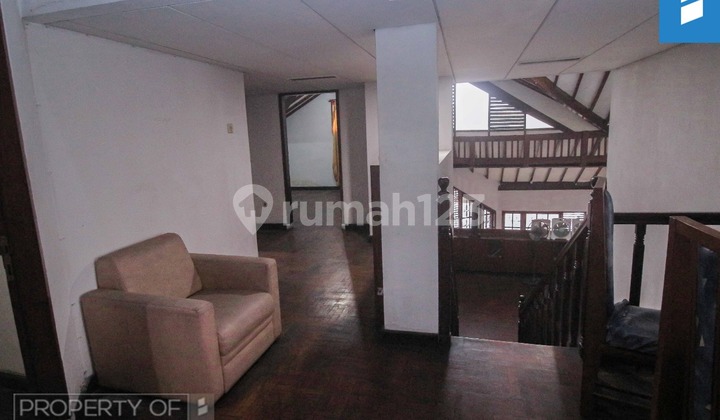 Rumah Luas , Cocok Untuk Kantor / Cafe/ Mess Dekat Ciumbuleuit Lokasi Strategis, Parkir Cukup Luas Rumah Luas , Cocok Untuk Kantor / Cafe/ Mess Dekat Ciumbuleuit Lokasi Strategis, Parkir Cukup Luas