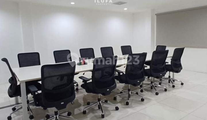 Disewakan Gedung Area Komersil Kebayoran Baru 2Lt Baru Renovasi