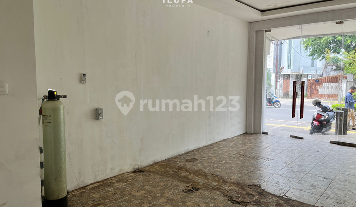 For Rent: Strategic Location Shop House in Kemang Raya Area 2