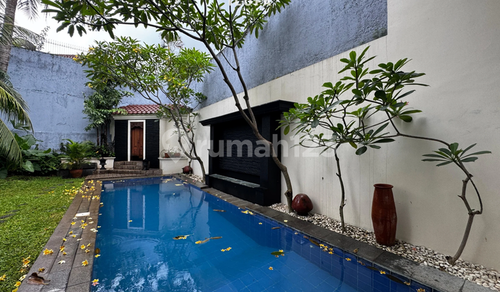Disewakan Rumah 2,5Lt bisa untuk Kantor Lokasi Premier Kemang