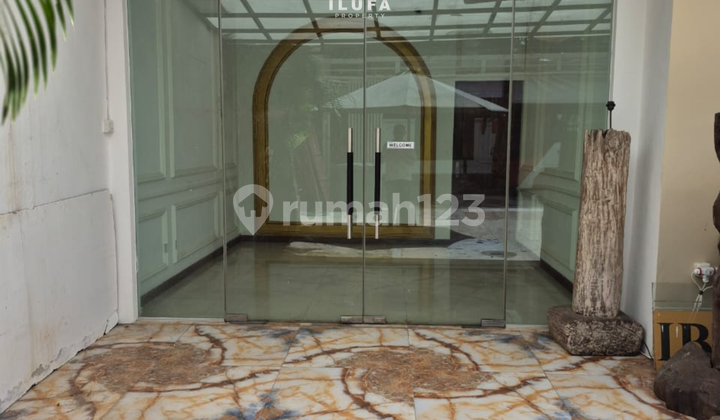For Rent: Shop House for Showroom in Kemang Benda Area