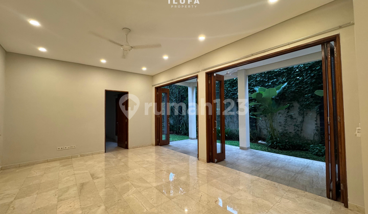 Disewakan Townhouse Modern 4Br Lokasi Kemang Benda 2