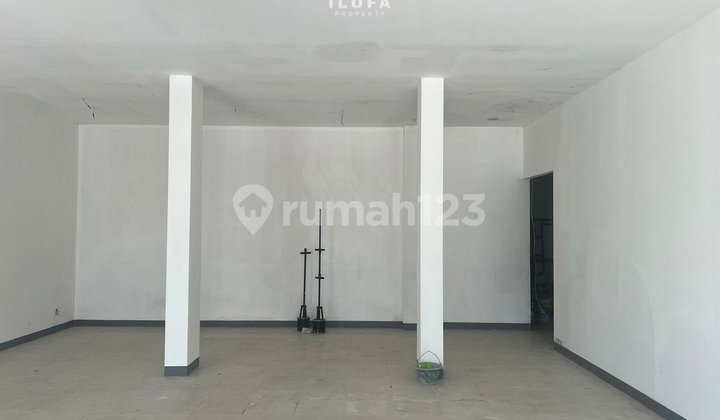 For Rent 1-Story Shop House Strategic Location on Main Ampera Road 2