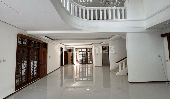 Disewakan Rumah Cocok Untuk Kantor Lokasi Strategis 2