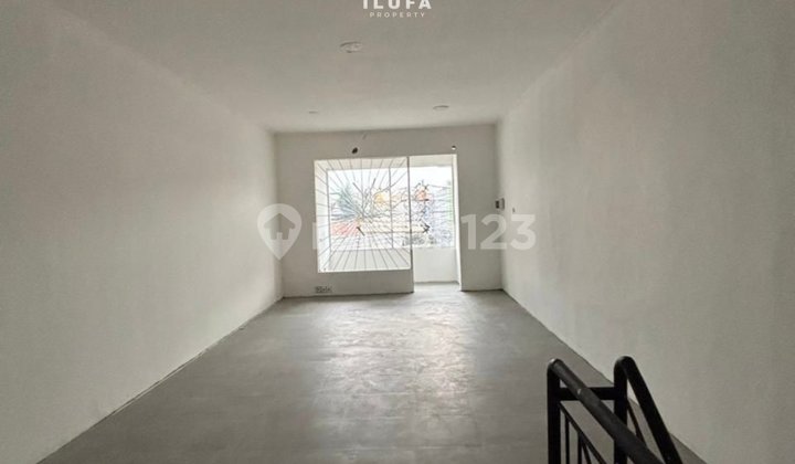 Disewakan Ruko 2 LT Lokasi Strategis Kemang