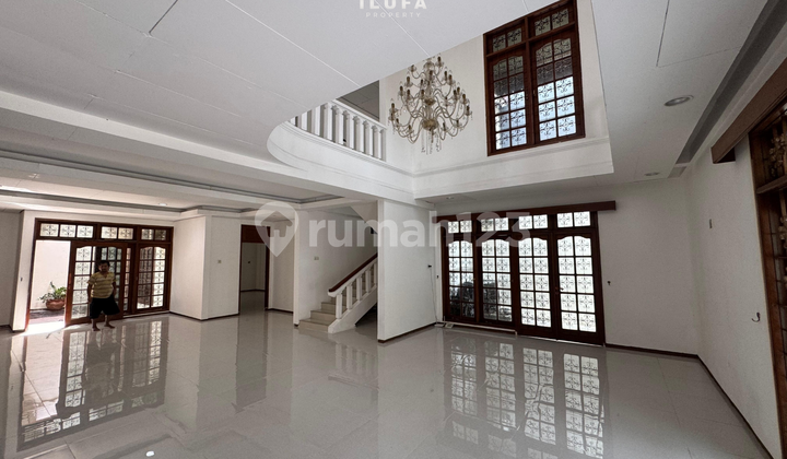 For Rent: House Suitable for Office, Strategic Location For Rent: House Suitable for Office, Strategic Location