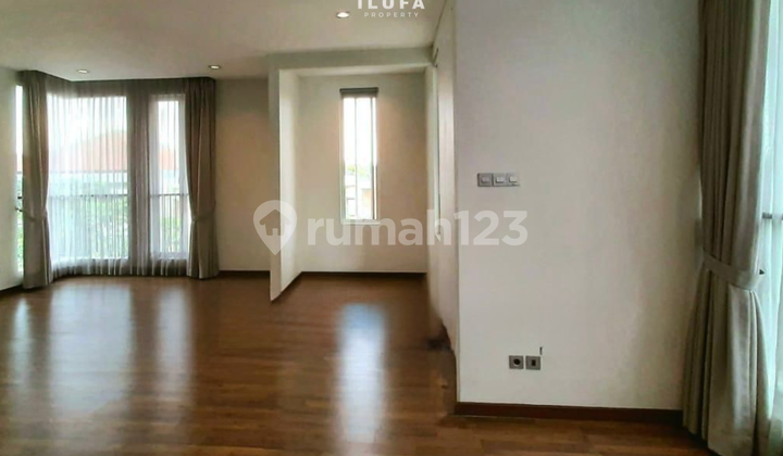 Disewakan Rumah Modern Lokasi Strategis Area Pondok Indah 2