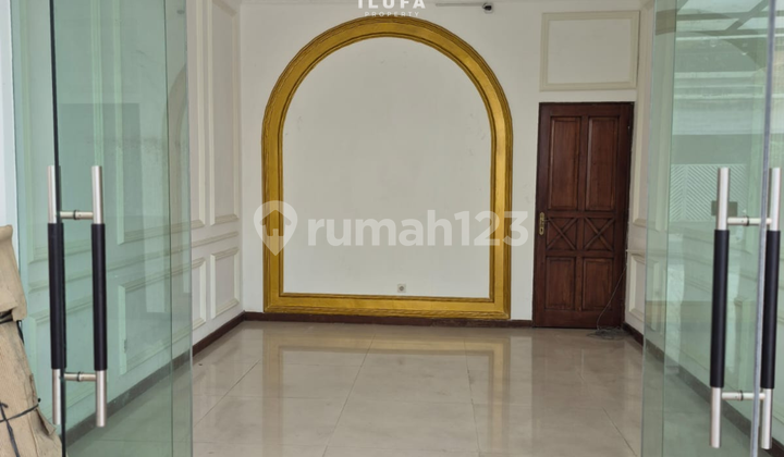 For Rent: Shop House for Showroom in Kemang Benda Area