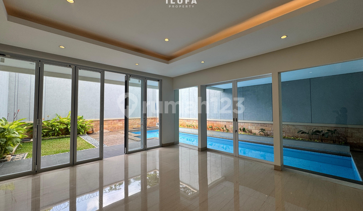 For Rent 5-Bedroom Townhouse in Pejaten Strategic Area Near AIS For Rent 5-Bedroom Townhouse in Pejaten Strategic Area Near AIS