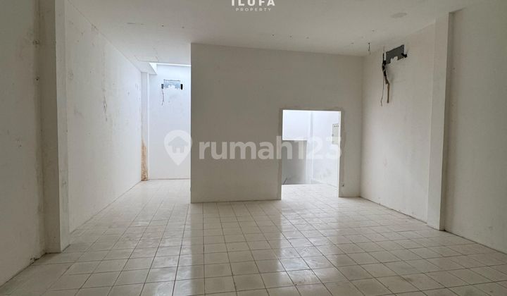 Disewakan Ruko Area Komersil Kemang Jalan Besar 2,5lantai 2