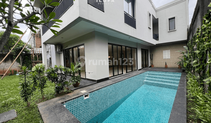 Disewakan Rumah Modern Cantik Lokasi Kemang Area 1