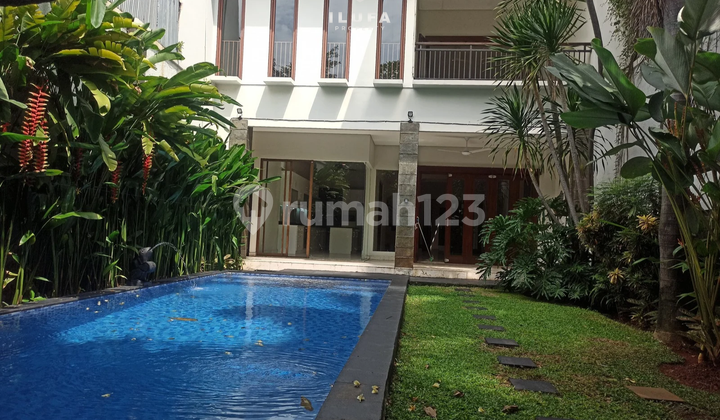 Disewakan Single House Modern 4Br Area Kemang 2