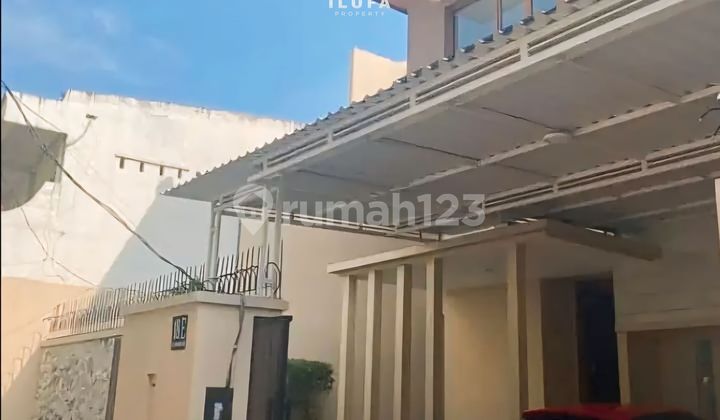 Dijual Cepat Rumah Bagus Bebas Banjir, Shm, Ada Kolam Renang Dijual Cepat Rumah Bagus Bebas Banjir, Shm, Ada Kolam Renang