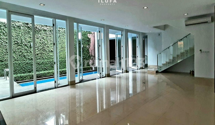 Disewakan Rumah Modern Lokasi Strategis Area Pondok Indah